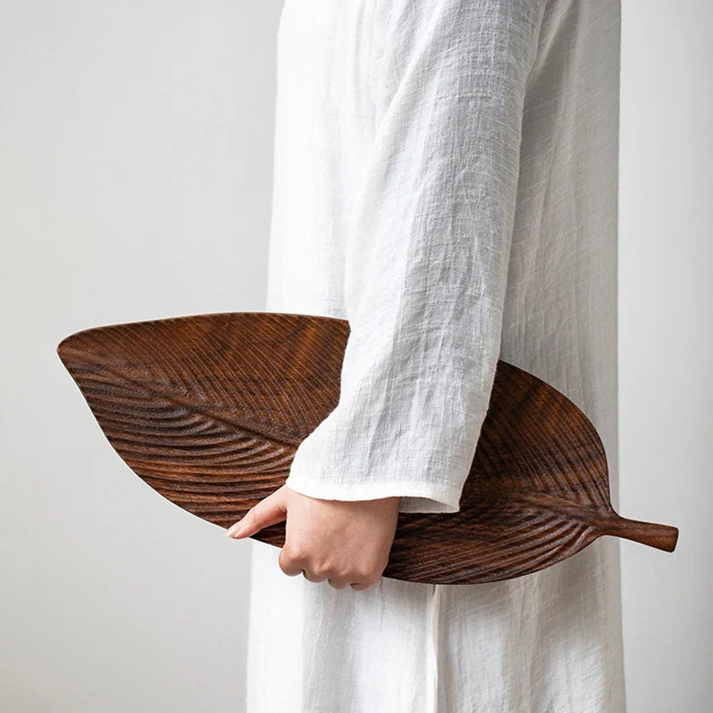 Walnut Leaf Plate