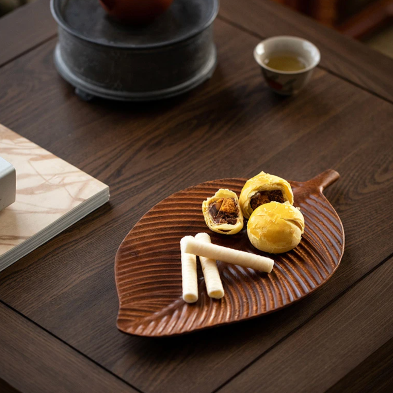 Walnut Leaf Plate