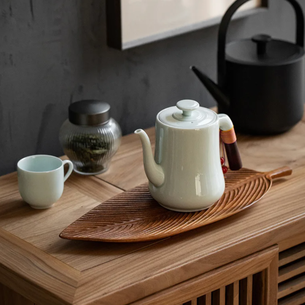 Walnut Leaf Plate